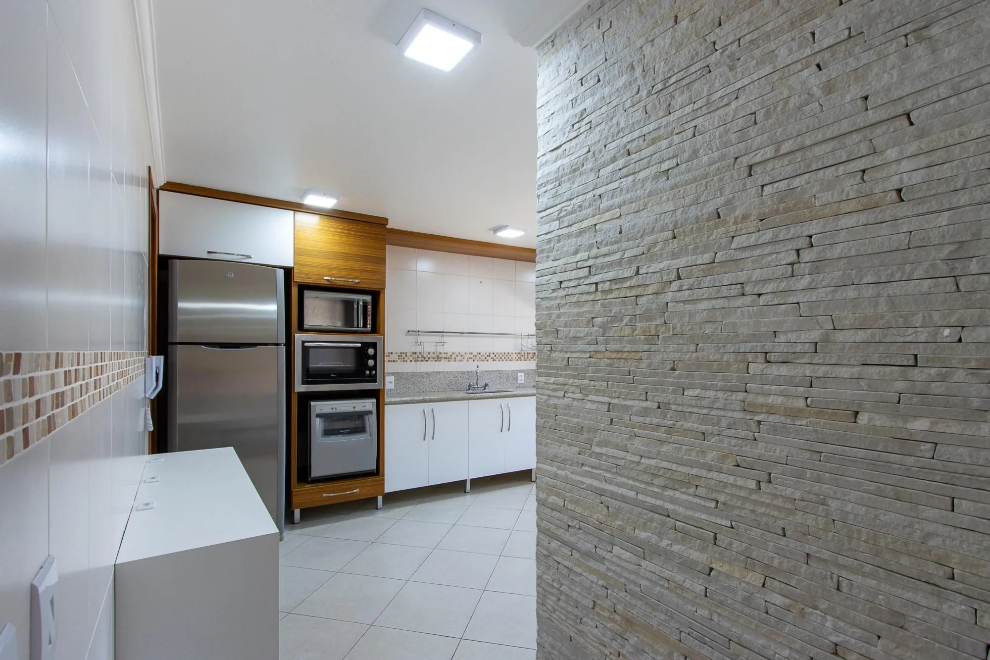 Imagem Prédio Misto Comercial/Residencial, à venda, com 802,57m² privativos, 6 vagas - Bairro Tristeza