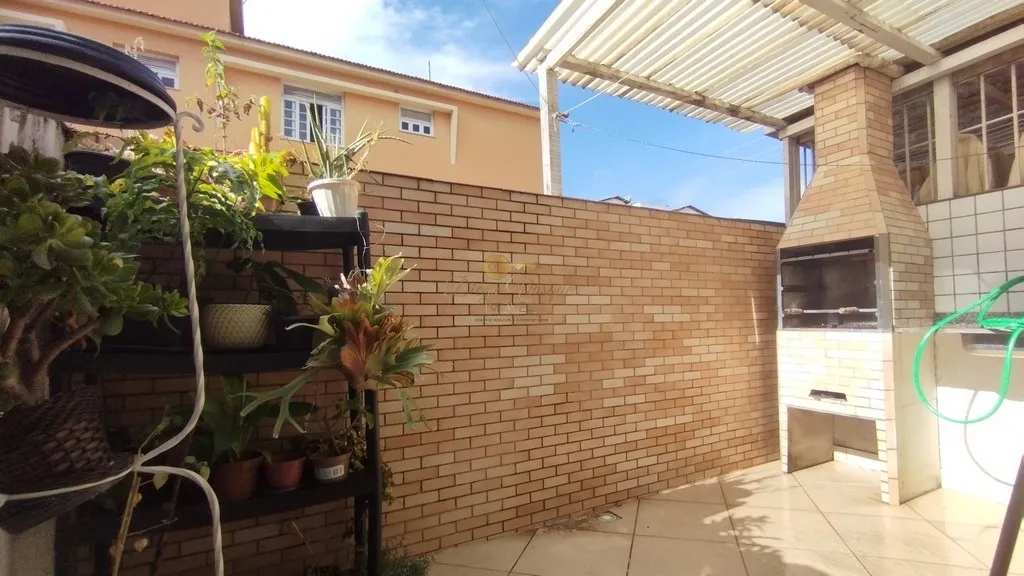 Imagem Casa em Condomínio para Venda em Teresópolis / RJ no bairro Agriões
