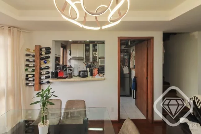Imagem Casa em condomínio com vista, lareira e piscina - tranquilidade e privacidade na zona sul

A Brilha...