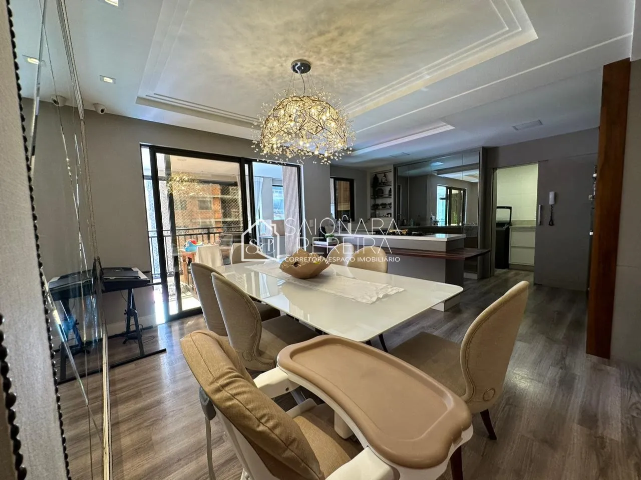 Foto do imóvel "Venha conhecer nosso espaçoso apartamento de 140m², 3 quartos e sacada com churrasqueira! Condomíni em Av. Cruz e Souza, 418, SN - Campinas, São José - SC