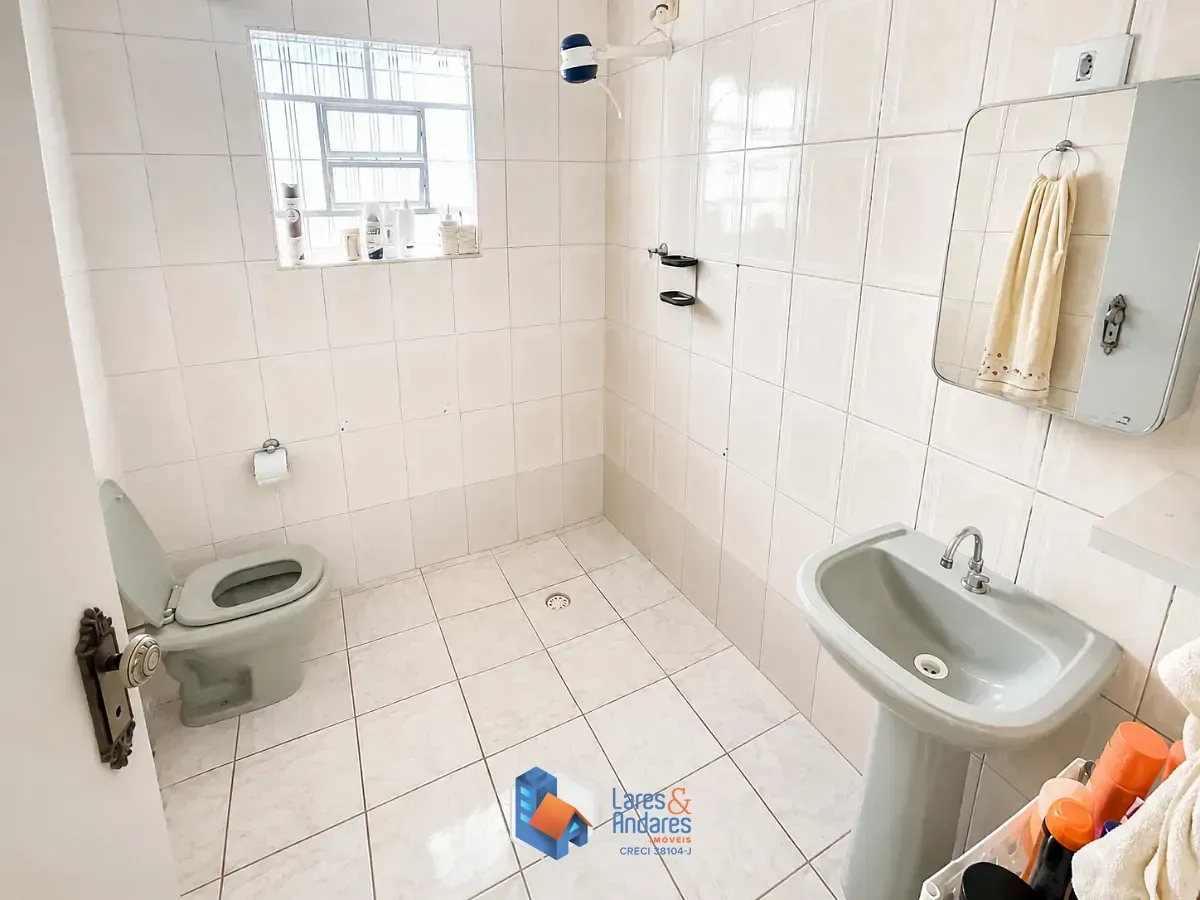 Imagem Casa para venda em Jardim Shangrilá (Zona Norte) com 3 quartos, 250m²