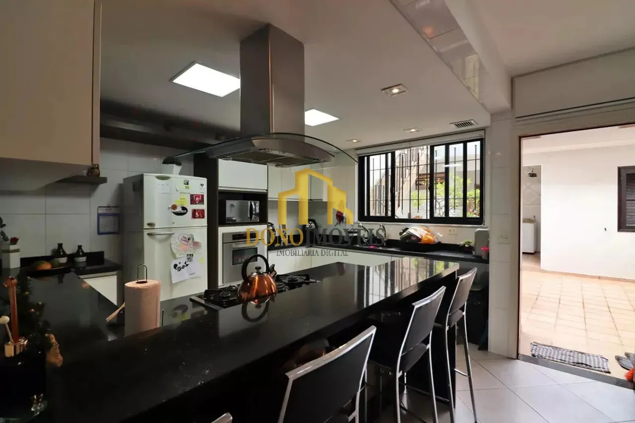 Imagem Sobrado 255 m² | 3 Dorms (1 Suíte) | 5 Vagas | Área Gourmet