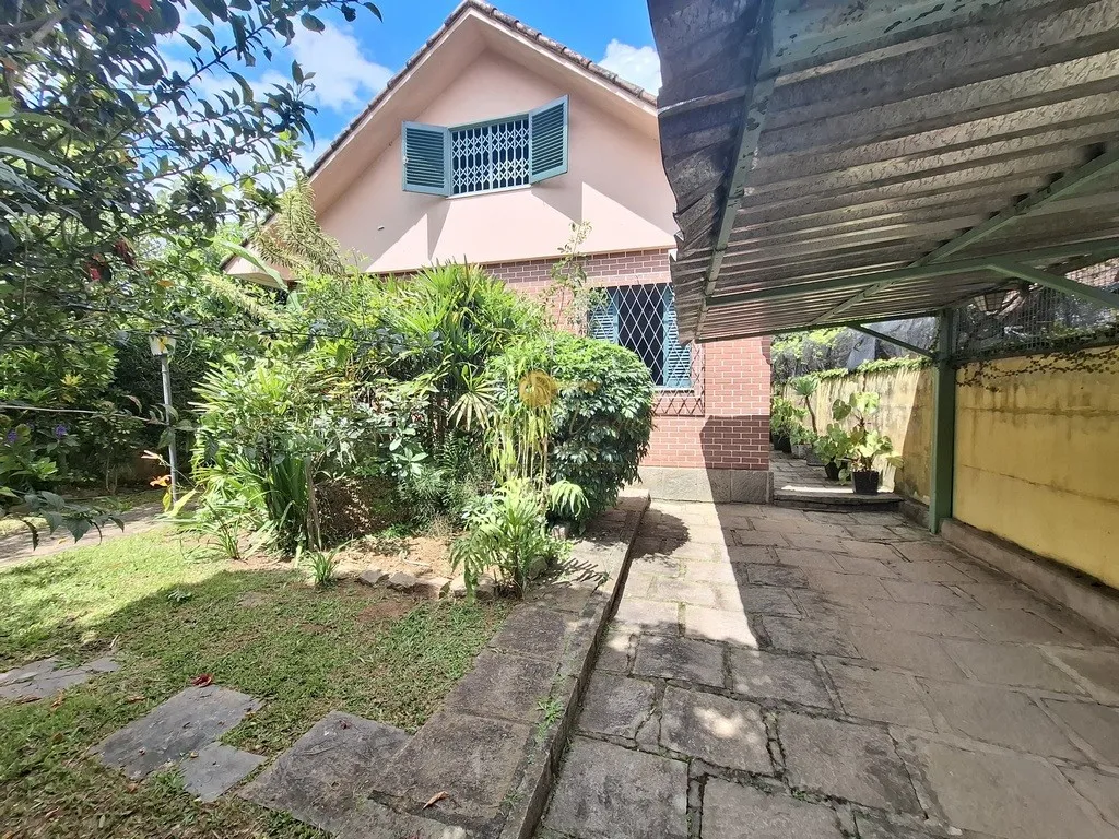 Imagem Casa para Venda em Teresópolis / RJ no bairro Vale do Paraíso