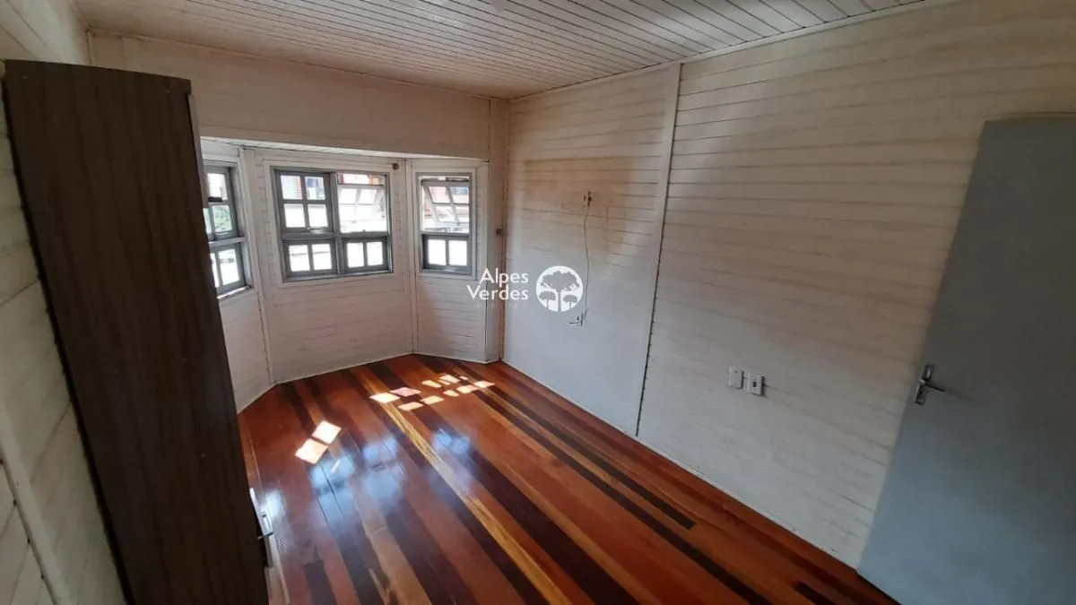 Imagem Casa com 2 quartos, 63,25m2, à venda em São Francisco de Paula, Centro