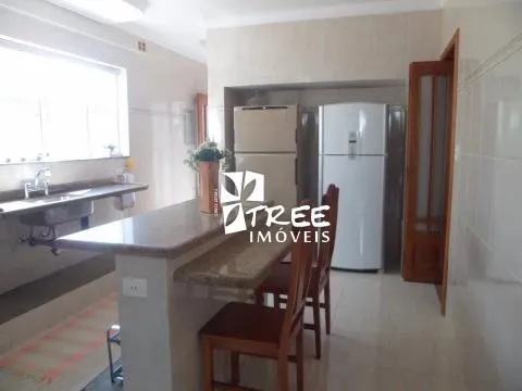 Imagem CASA A VENDA EM MOGI DAS CRUZES LOCALIZADO NO CONDOMÍNIO MONTEREY VILLE COM A/T: 600m² A/C: 390m² distribuídos em 3 suítes, sala de estar, sala de jan