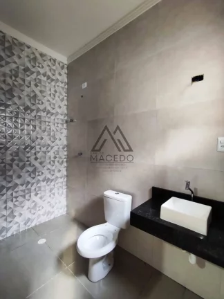 Imagem Casa nova com 3 suítes no Ninho Verde 1 - Encante-se com esse imóvel