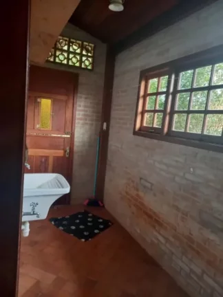 Imagem LINDA CASA EM CONDOMÍNIO FECHADO, EM GENEROSO TERRENO DE 770M² E 108M² DE ÁREA CONSTRUÍDA!