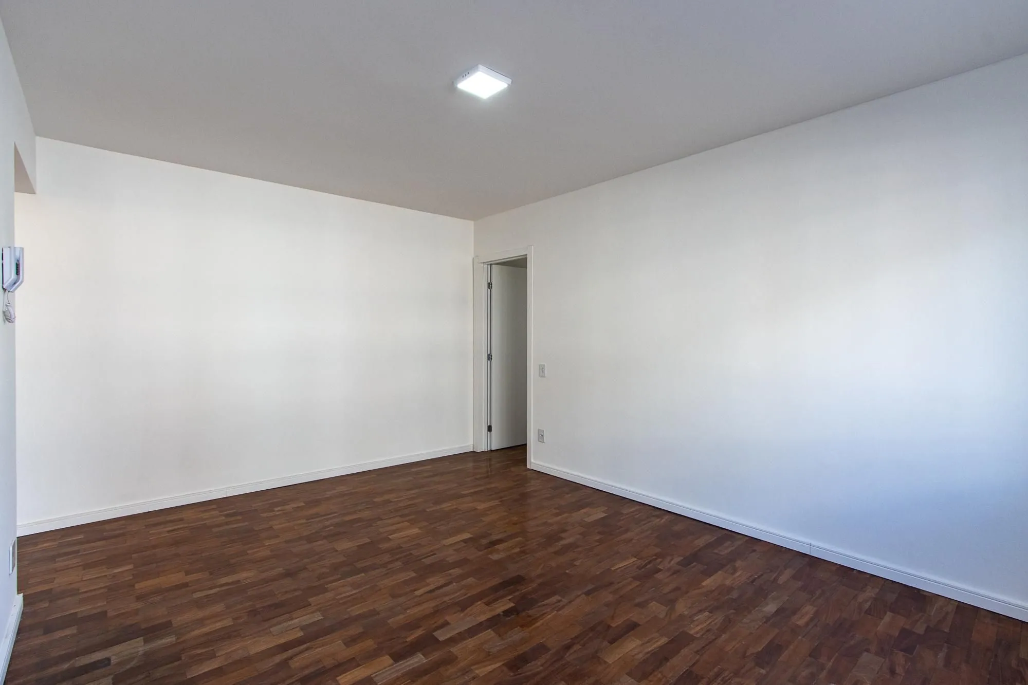 Imagem Apartamento no Menino Deus com 2 dormitórios e garagem