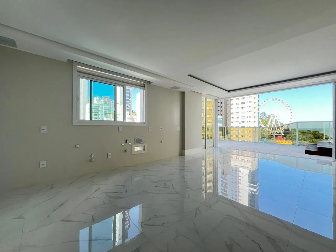 Imagem Apartamento com vista para o mar à venda com 223.09m2 por R$ 6.335.000,00