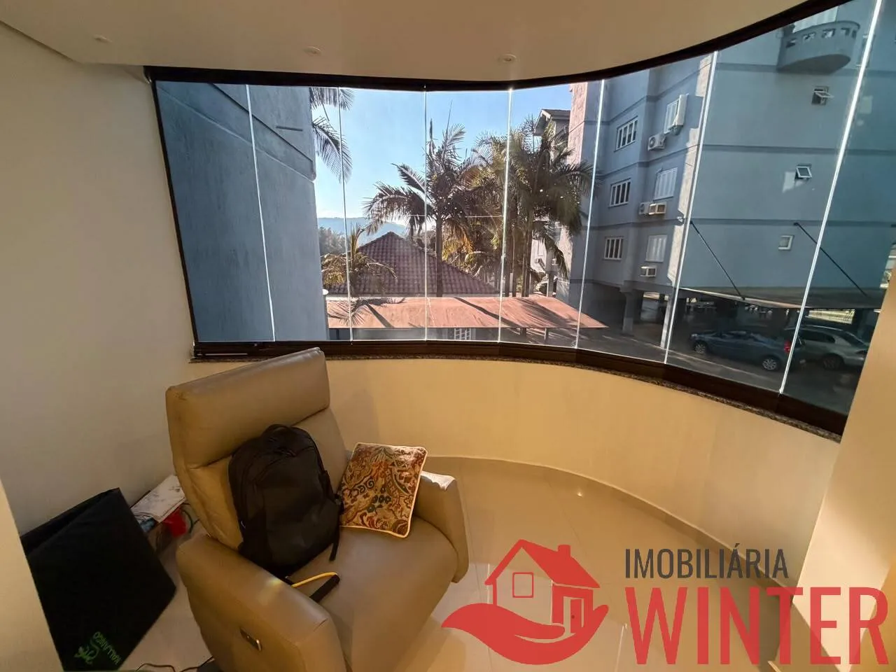 Imagem Apto mobiliado com 2 dorm e 2 vagas.