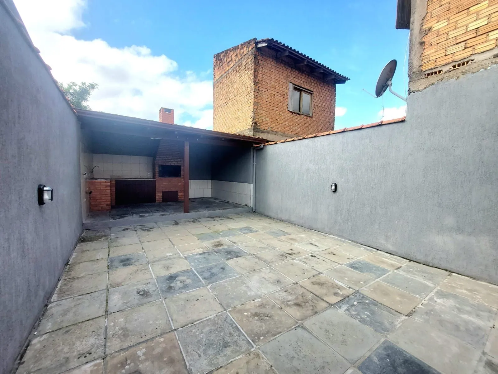 Imagem Casa mobiliada dois dormitórios e vaga no bairro Hipica.