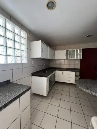Imagem Casa em Condomínio para Venda em Teresina, Planalto Ininga, 4 dormitórios, 4 suítes, 4 banheiros, 4 vagas