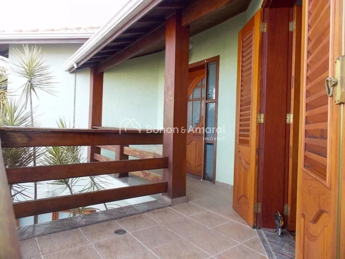 Imagem Casa com 337 m² e 4 quartos