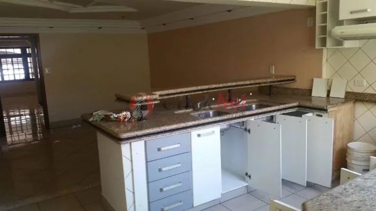 Imagem Casa Assobradada para Venda no bairro Vila Camilópolis, 2 dormitórios, 1 suíte, 8 vagas, 317m² m, 153m² m