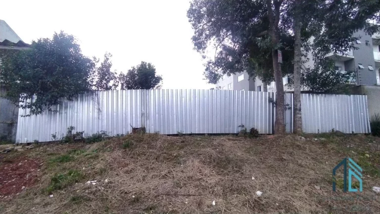 Imagem Terreno ZR3, bem localizado, projeto para 18 ap de 60m² no Santa Cândida em Curitiba PR
