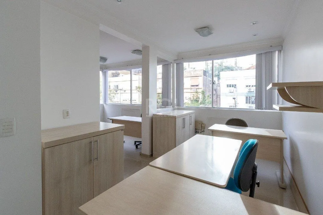 Imagem Conjunto/Sala para Venda - 42.6m², 0 dormitórios, 1 vaga - Praia de Belas