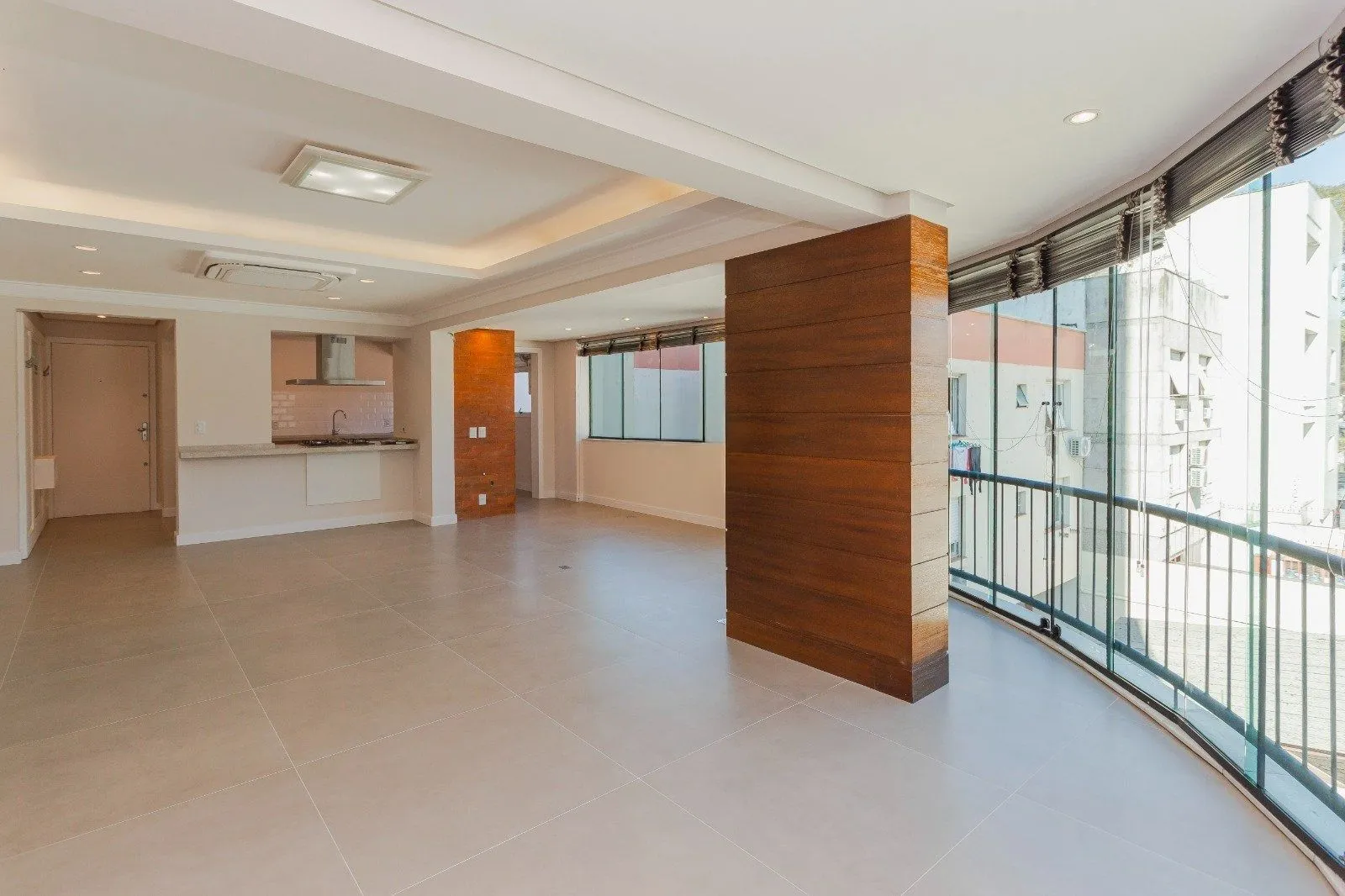 Imagem Apartamento 100% Reformado com 3 Dormitórios e Churrasqueira