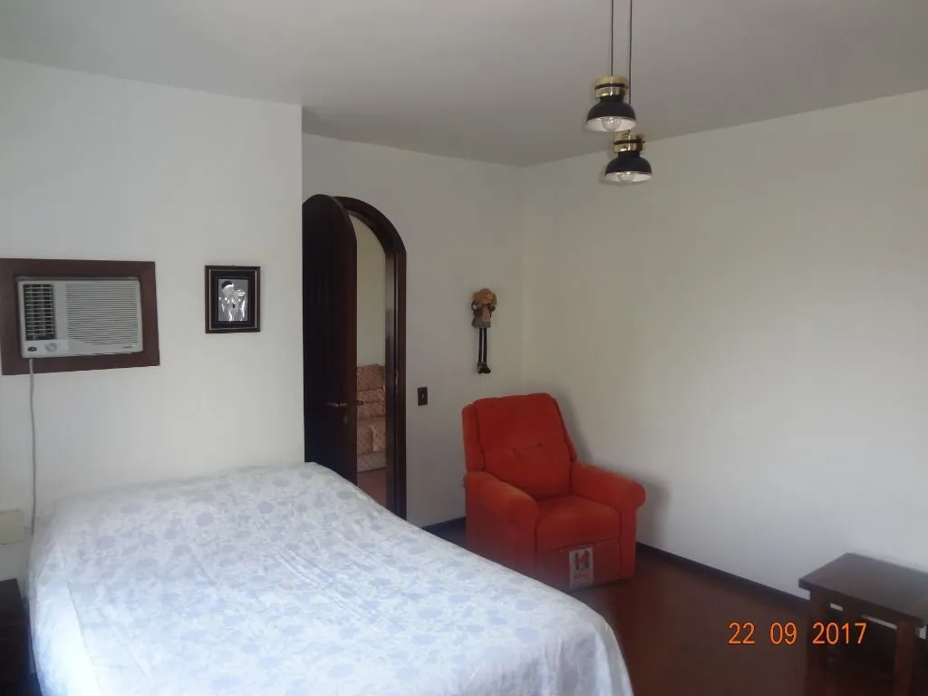 Imagem Casa para Venda - 365m², 4 dormitórios, sendo 2 suites, 6 vagas - Nonoai