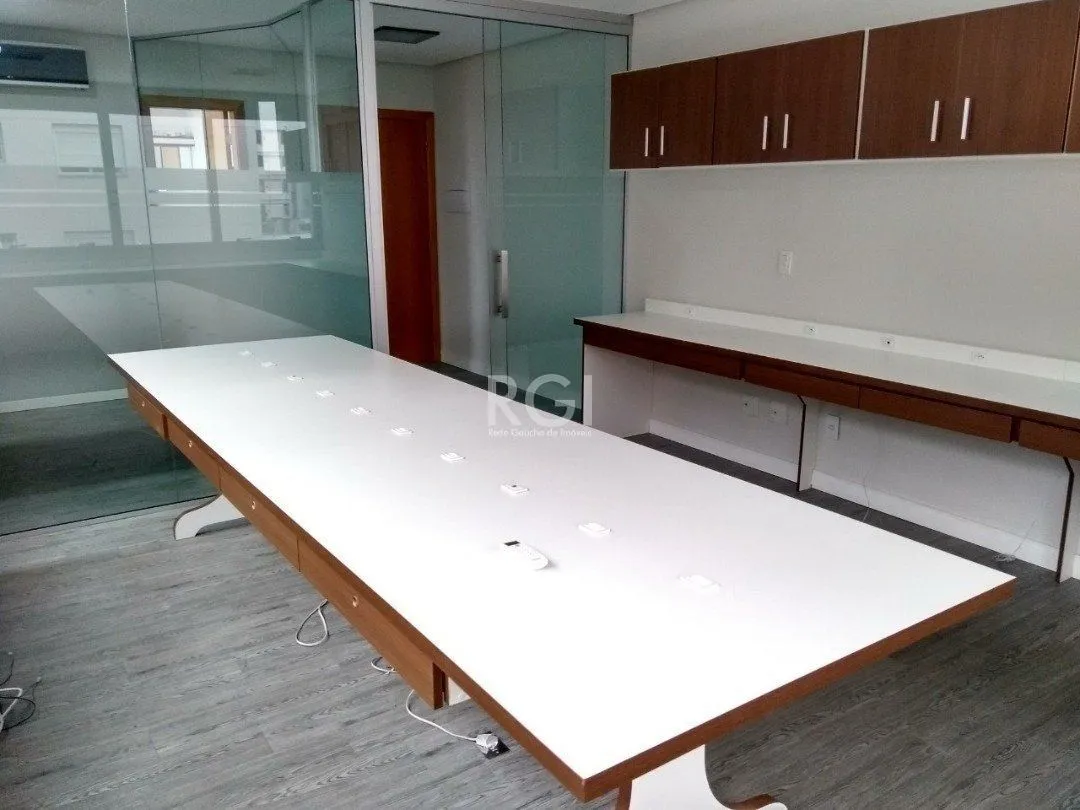 Imagem Conjunto/Sala para Venda - 39.83m², 0 dormitórios, 1 vaga - Petrópolis