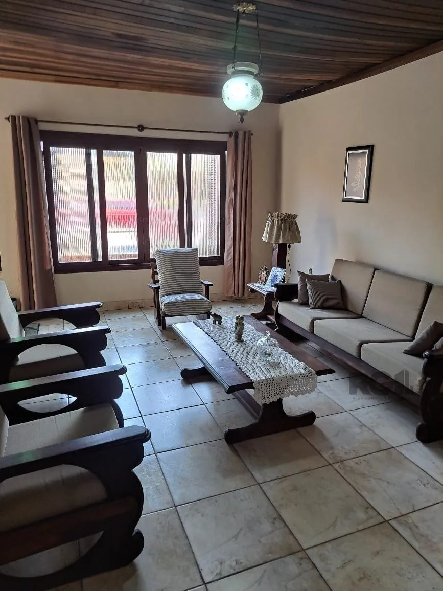 Imagem Casa 3 dormitórios, 1 suíte, vagas de garagem, Bairro Vila Marcia