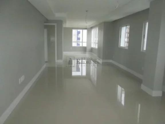 Imagem Apartamento com 3 suítes quadra mar em Balneário Camboriú.