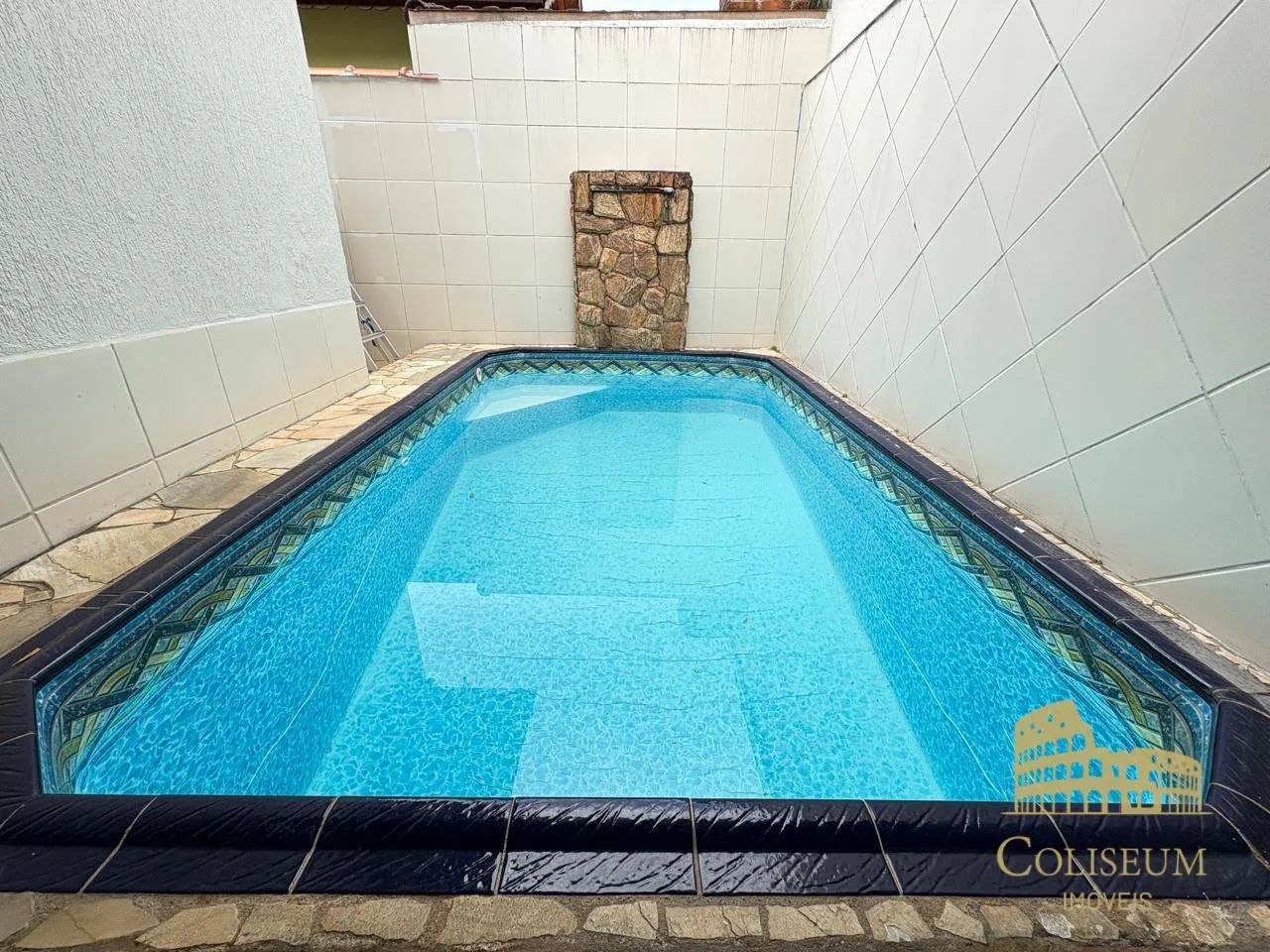 Foto do imóvel Casa 2 Dormitórios com Piscina no Flórida