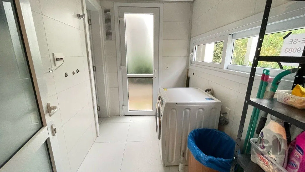 Imagem Casa em condomínio com 3 suítes, no bairro Pedra Redonda, Porto Alegre/RS