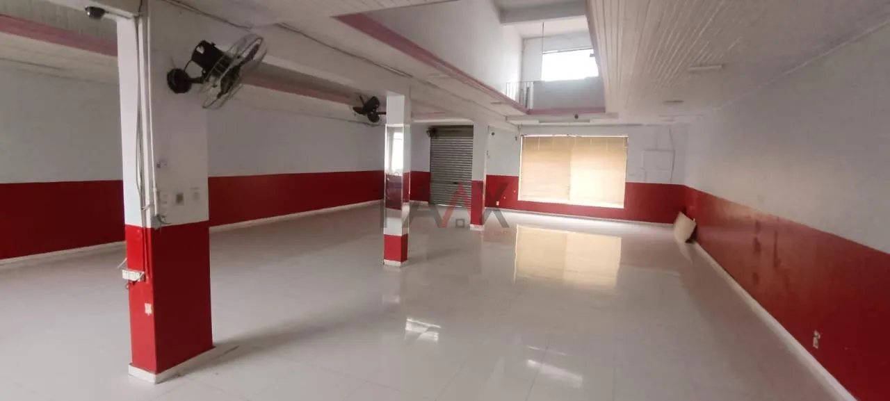 Imagem Sala Comercial Espaçosa no Centro Ideal para Escritório ou Consultório
