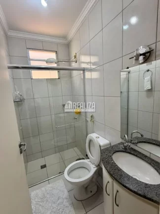 Imagem Casa de 3 dormitórios em condomínio nas Mercês - Uberaba