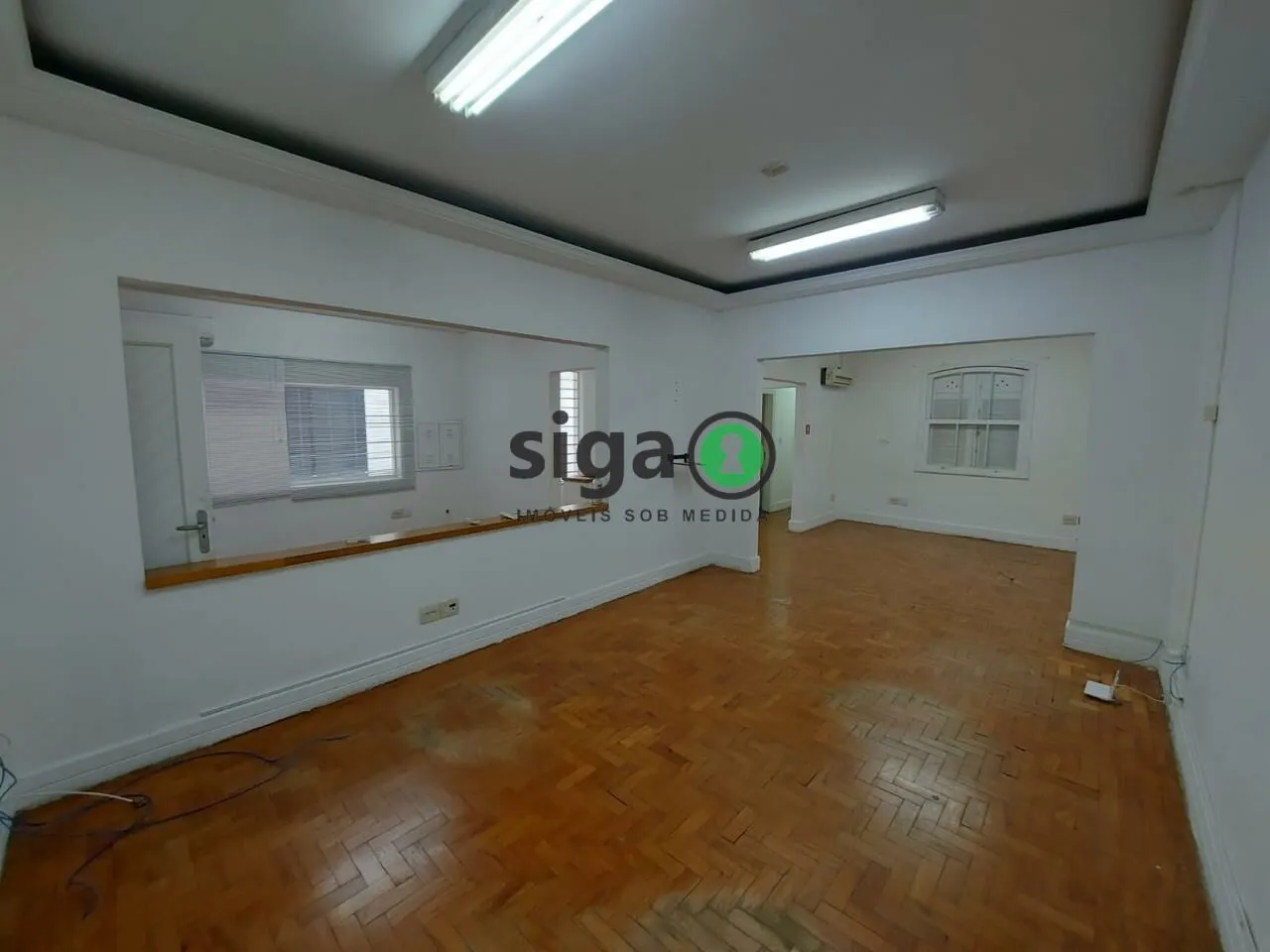 Imagem Casa Comercial para Locação em Pinheiros, com 350m² com 8 vagas, Sem mobilia
