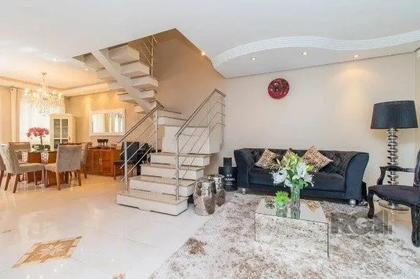 Imagem Casa impecável com 3 quartos (1 suíte) e 2 vagas cobertas,