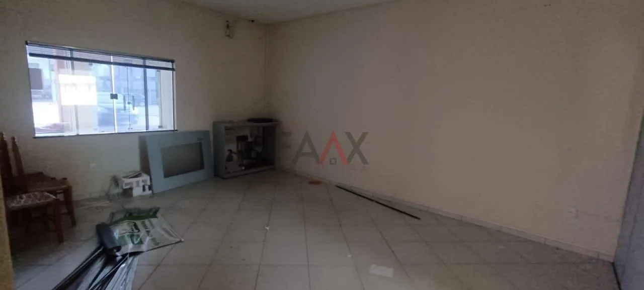 Imagem Sala Comercial 900m para Alugar em São Cristóvão com Estacionamento