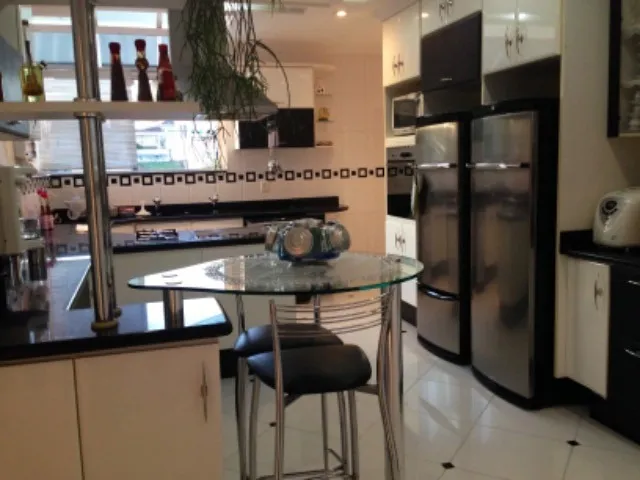 Imagem Casa Alto Padrão Condomínio Lago da Boa Vista