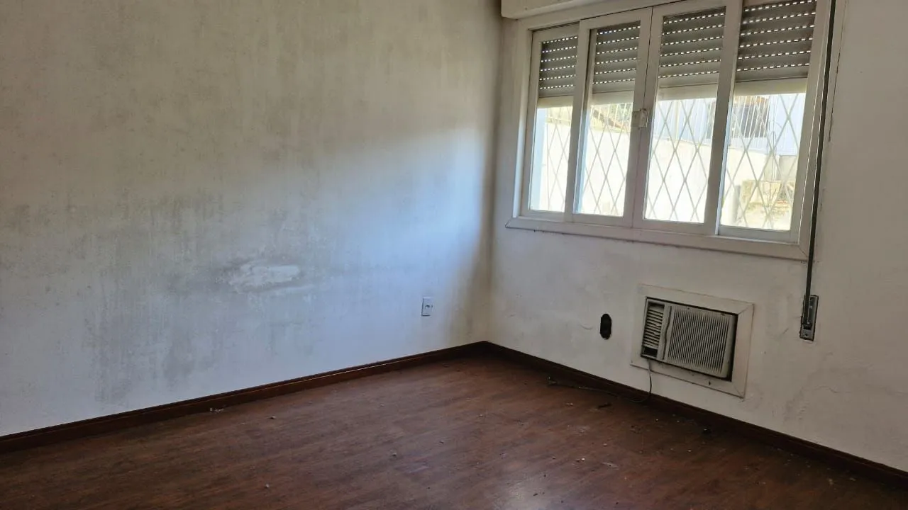 Imagem Apartamento com 2 dormitórios e garden na Rua Ijuí, pronto para reformar