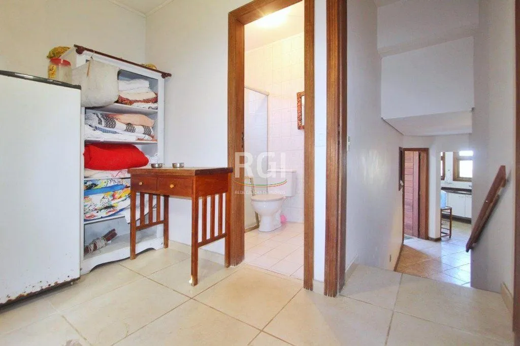 Imagem Casa para Venda - 269.06m², 4 dormitórios, sendo 2 suites, 5 vagas - Teresópolis