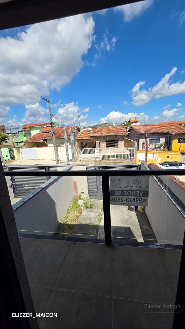 Imagem Sobrado à Venda com 3 quartos no Jardim das Acácias, Poços de Caldas - MG