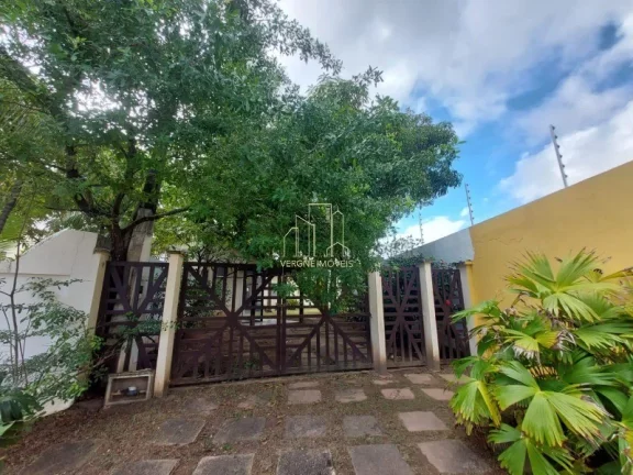 Imagem Casa em Condomínio: 4 Quartos, 3 Suítes, 3 Salas em Piatã, Salvador-BA - 230m² de Pura Elegância e Conforto!