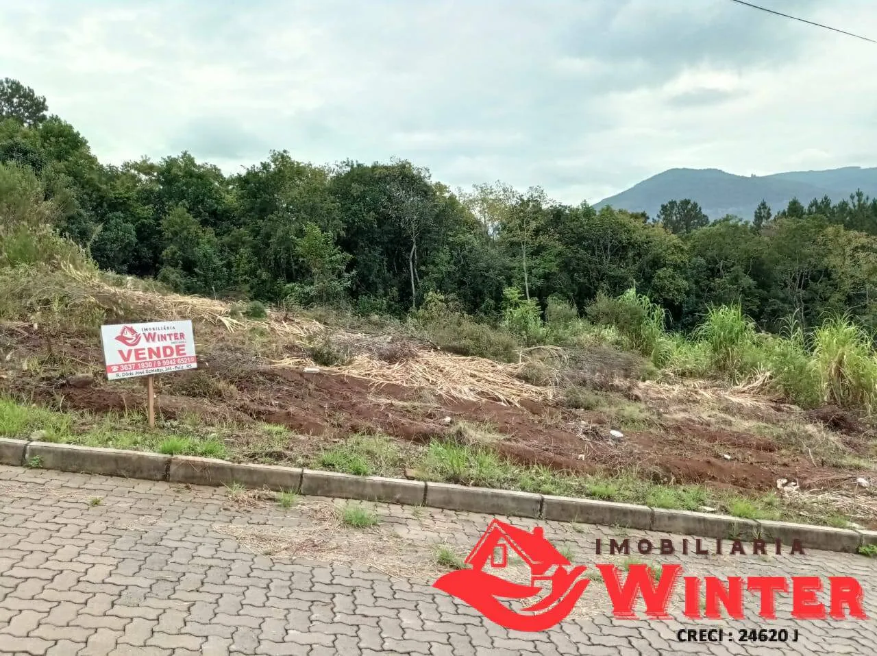 Imagem Terreno de 417,94m² com linda Vista no Centro de Vale Real.