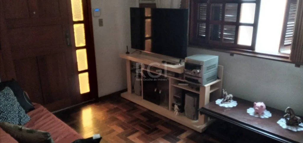 Imagem Casa para Venda - 95m², 2 dormitórios, 3 vagas - Teresópolis