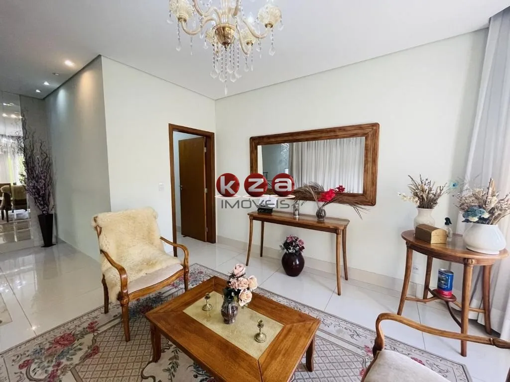 Imagem Casa de luxo no Condomínio Terras de Santa Teresa em Vinhedo, com 4 suítes, 3 salas e 350m² de área privativa. Venha conferir!