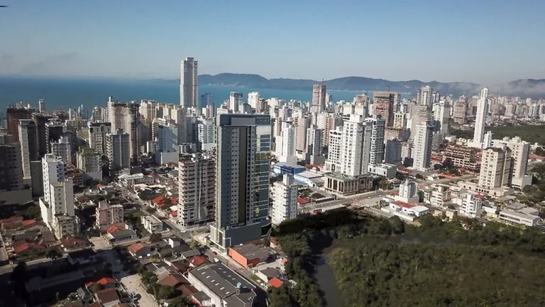 Imagem Apartamento à venda em Itapema, Meia Praia, com 3 quartos, 140m2