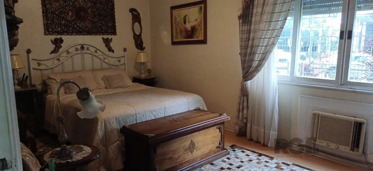 Imagem Apartamento de 3 quartos, localizado no bairro Petrópolis em Porto Alegre/RS.