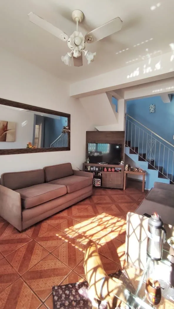 Imagem Casa com 170m², 3 dorm. no bairro Jardim Itu Sabará em Porto Alegre