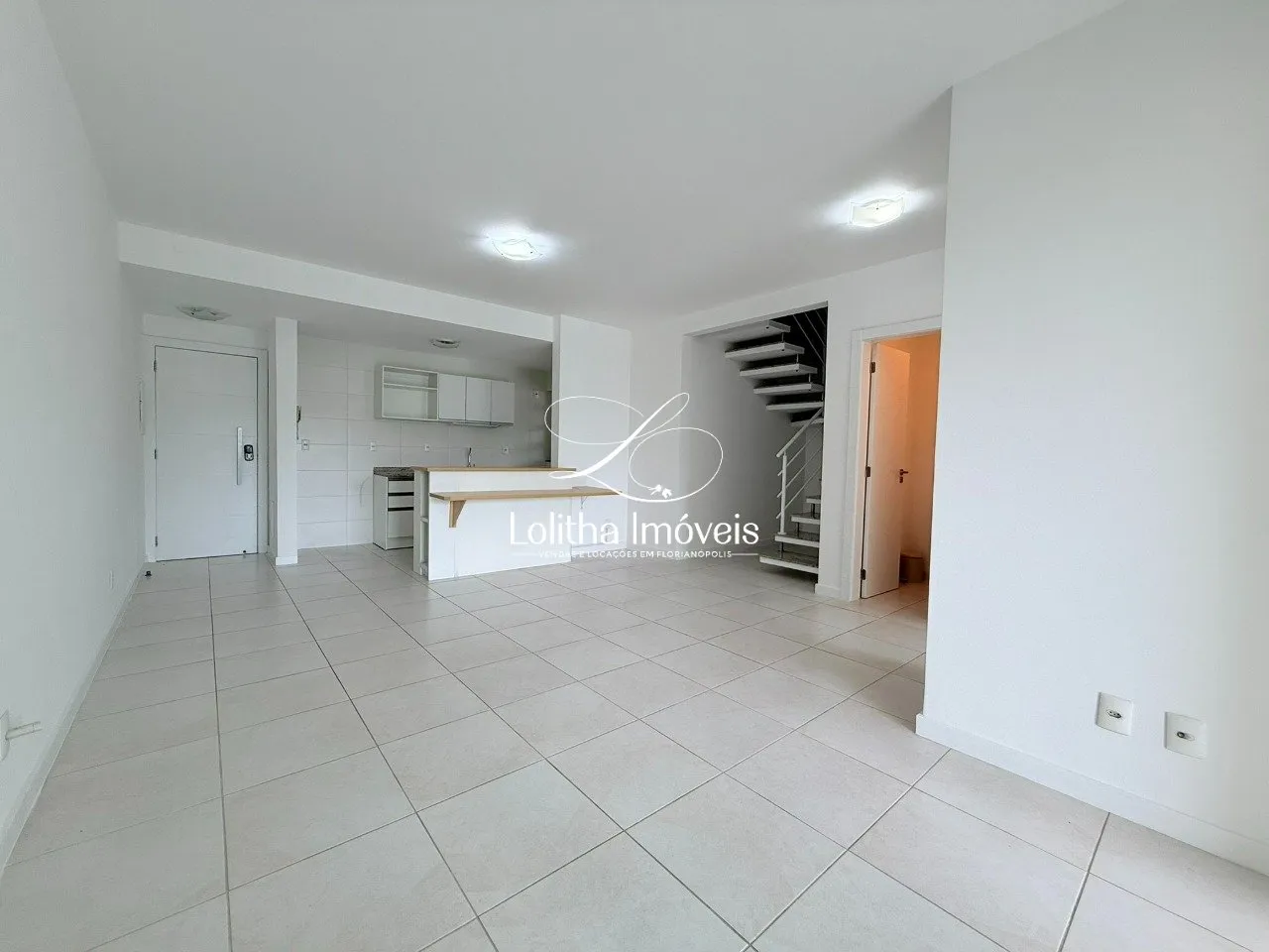 Imagem Cobertura Duplex com 3 suítes e 4 vagas para aluguel- Itacorubi, Florianópolis/SC