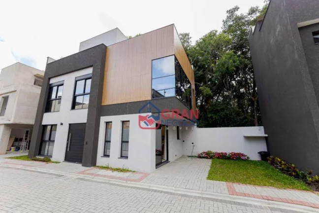 Imagem Casa Mobiliada à Venda em Condomínio