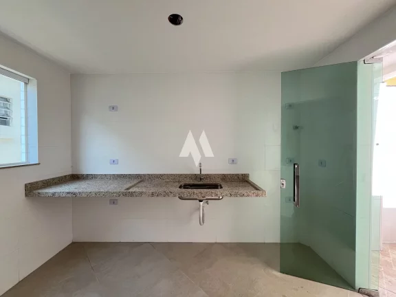 Imagem Casa alta á venda com o melhor valor de m² da região - 2 dormitórios com 2 suítes e garagem - Campo Grande, Santos/SP