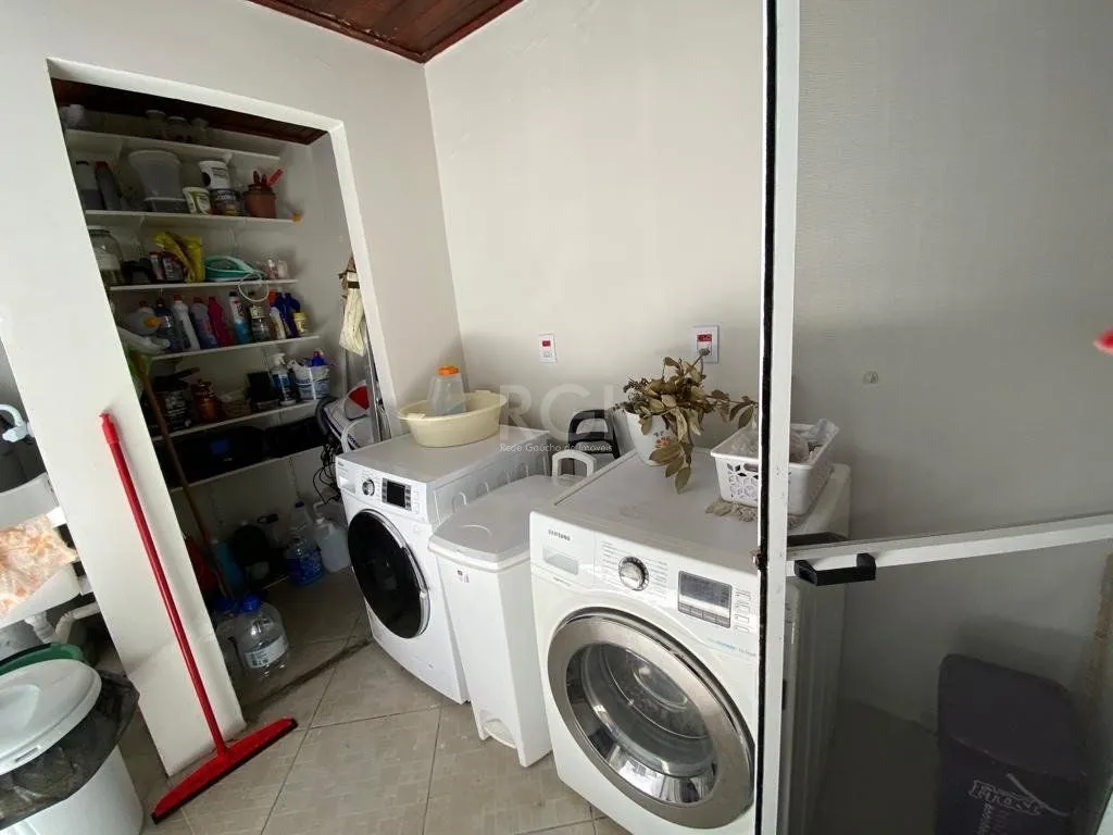 Imagem casa - 4 dormitórios - 3 vagas - 170 m² - Menino Deus