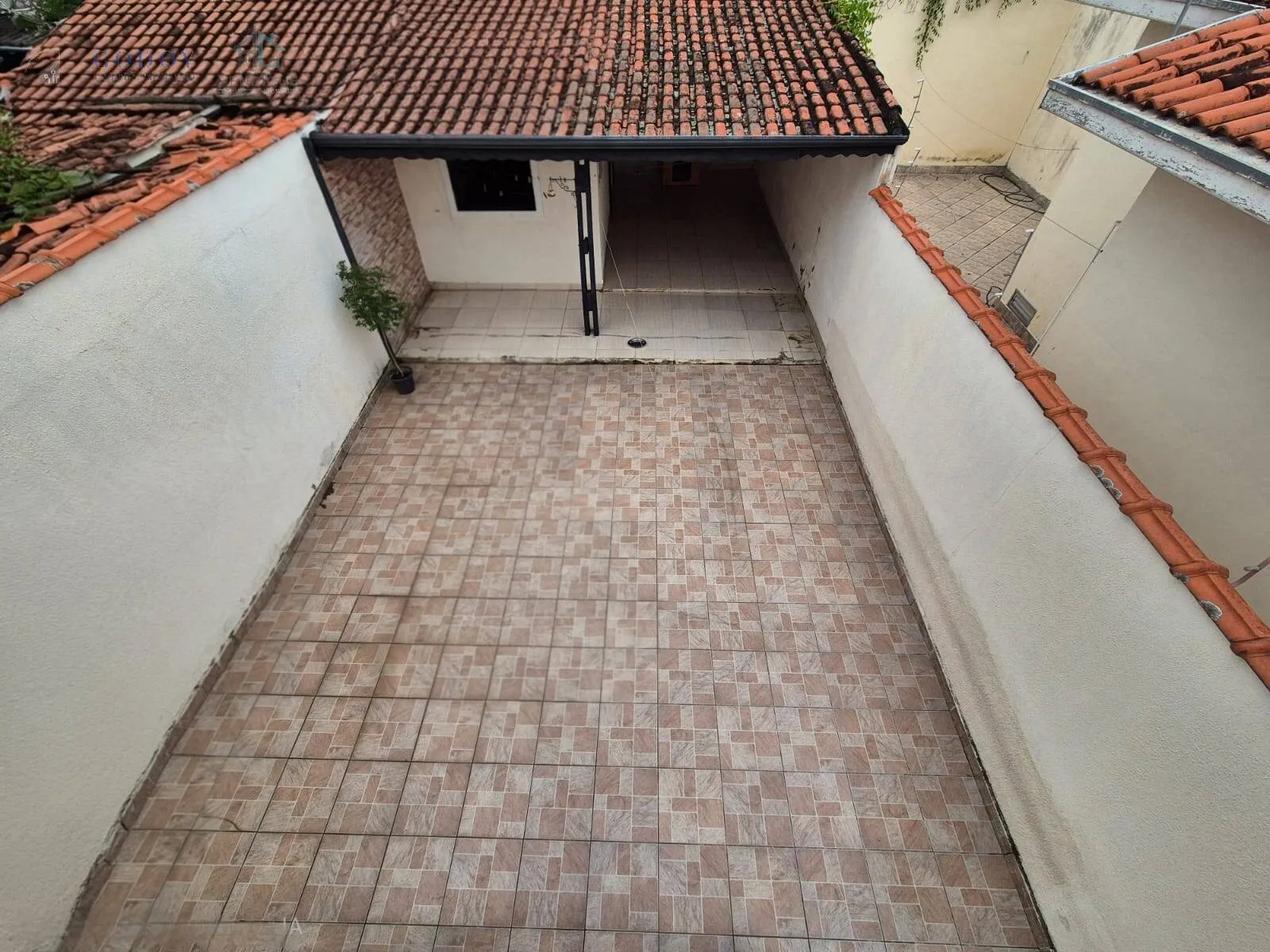 Imagem Sobrado com 4 Quartos e Garagem para 4 Carros