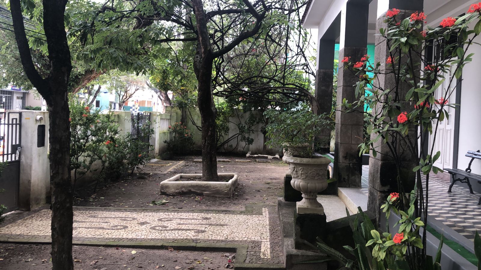 Imagem Casa com 5 Quartos à Venda ou Locação, 314 m² em Santo Amaro - Recife