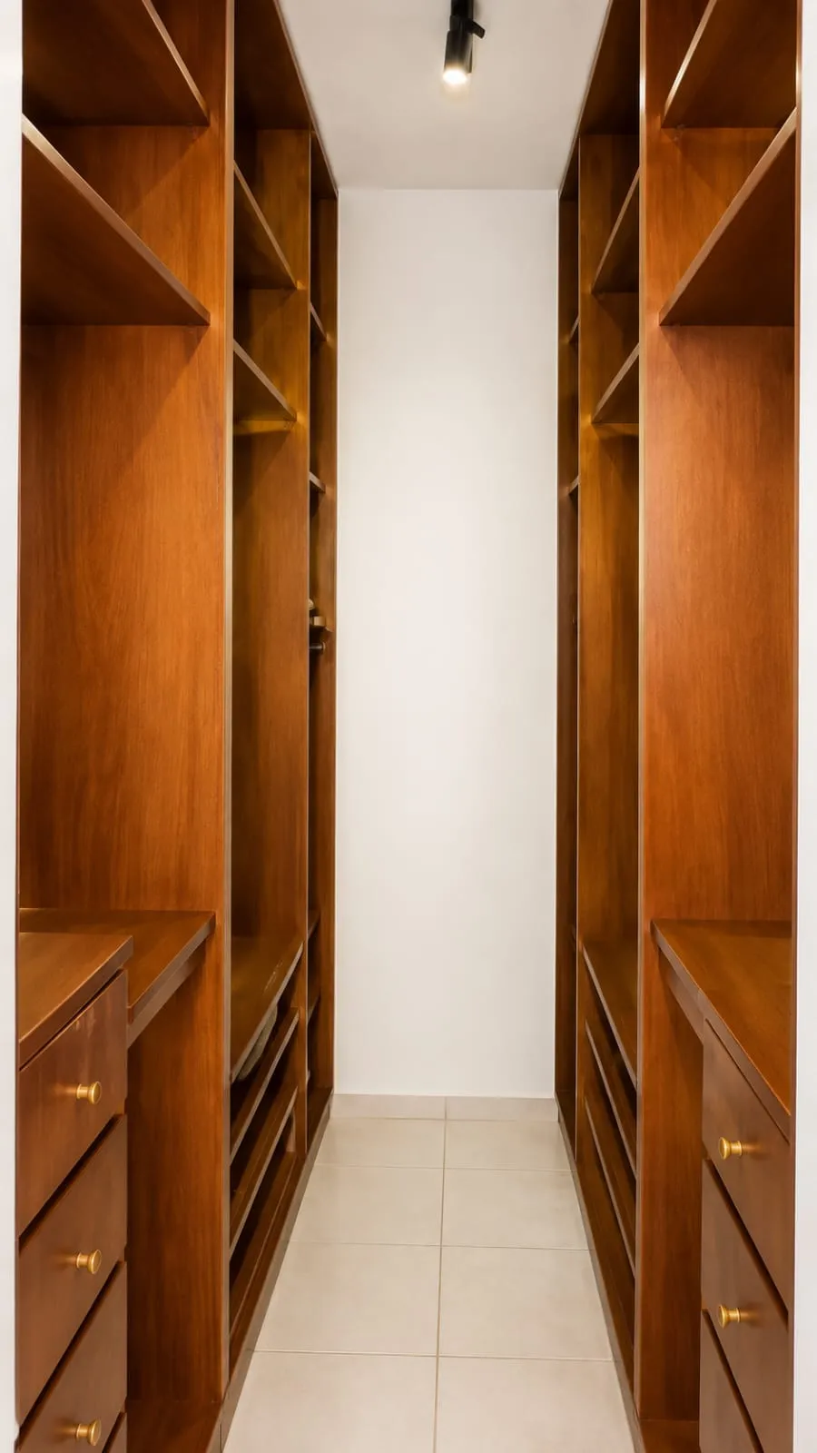 Imagem Moderno Apartamento na Praia Grande - TUPI
